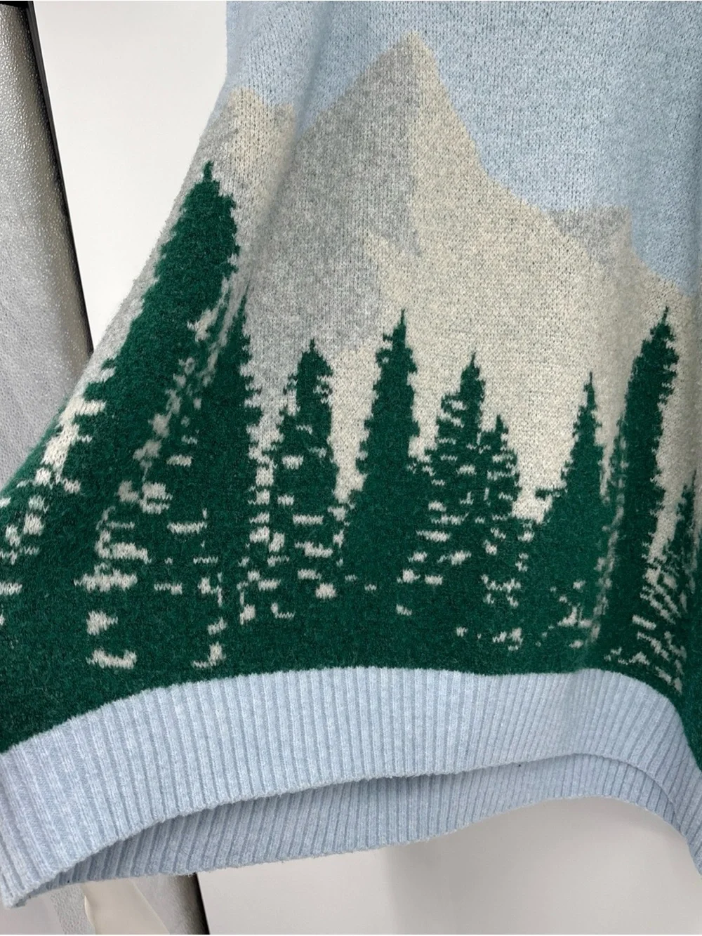Sz XXL Old Navy Light Blue Scenic Forest Christmas vibes Crewneck Sweater used - Picture 8 of 15